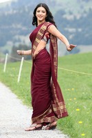 Shruti Hassan Stills in Gabbar Singh